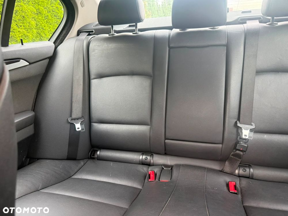 BMW Seria 5 528i xDrive - 18