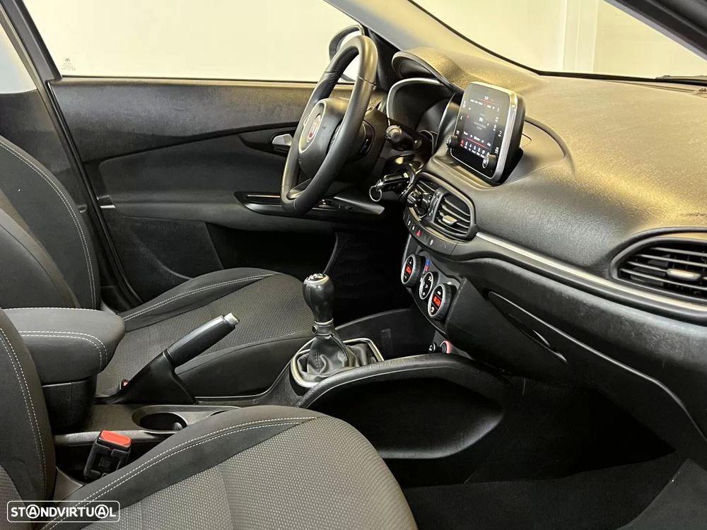 Fiat Tipo Station Wagon 1.3 M-Jet Lounge Tech - 20