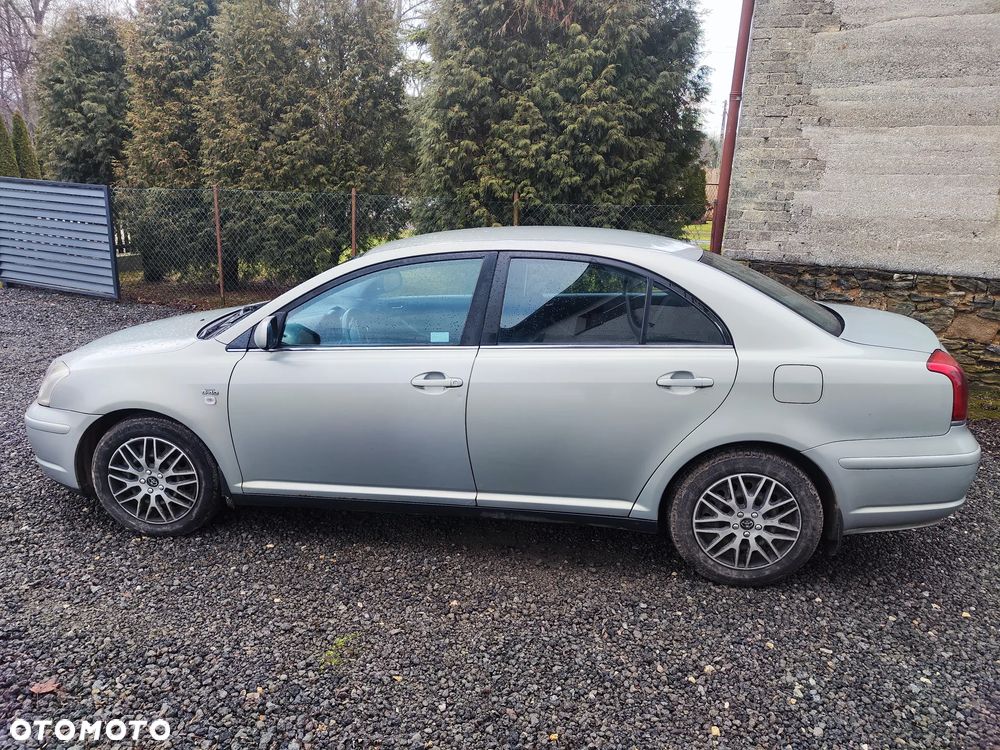 Toyota Avensis 2.0 D-4D Luna - 19