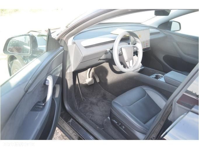 Tesla Model Y 79kWh Long Range AWD - 17