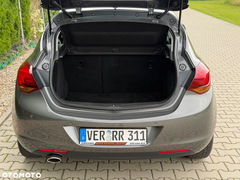 Opel Astra 1.6 Turbo Cosmo - 19