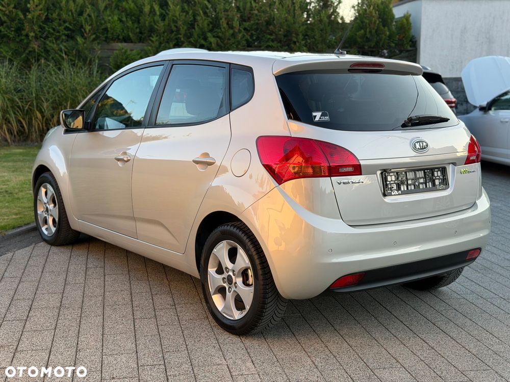 Kia Venga - 7