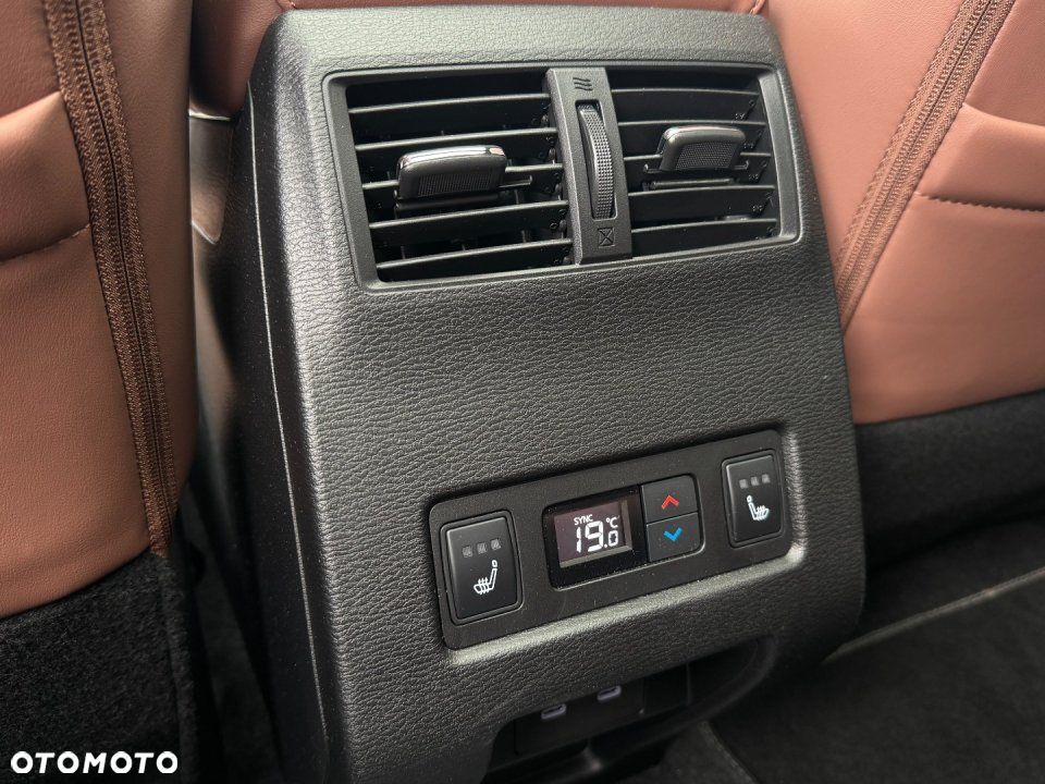 Mitsubishi Outlander - 13