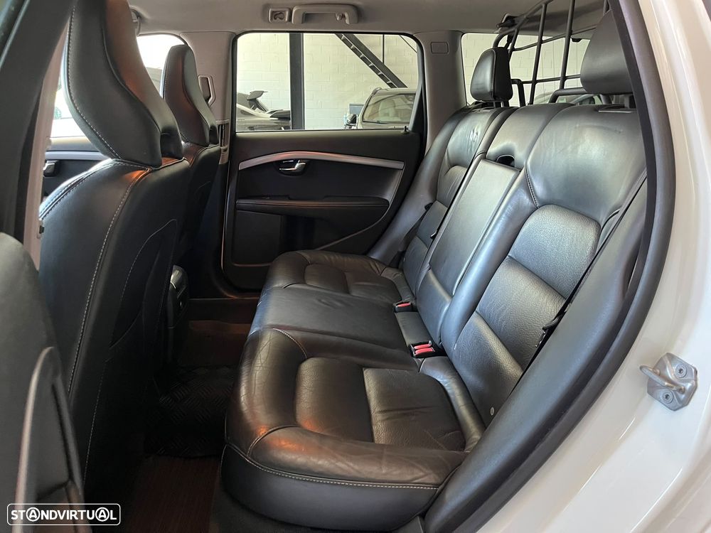 Volvo XC 70 2.0 D4 Momentum Geartronic - 13