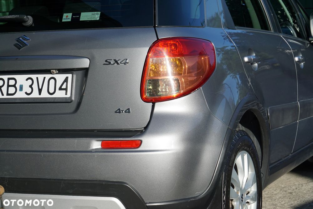 Suzuki SX4 1.6 Premium 4WD - 24