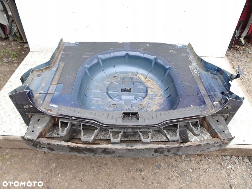 pas tylny wanna ford focus mk3 kombi ib - 2