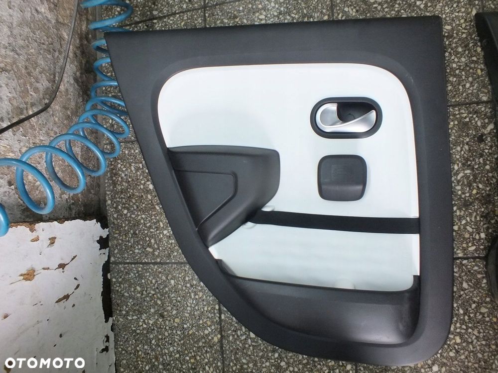 Fotele Kanapa Boczki Półskóra Renault Twingo III E-TECH - 13