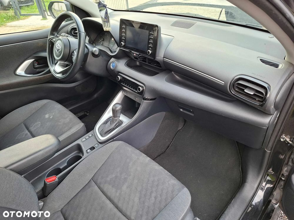 Toyota Yaris Hybrid 100 Life - 12