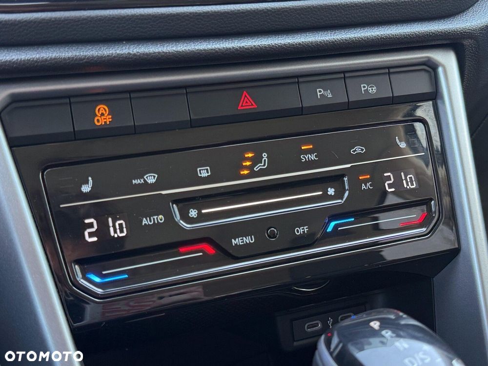 Volkswagen T-Roc - 23
