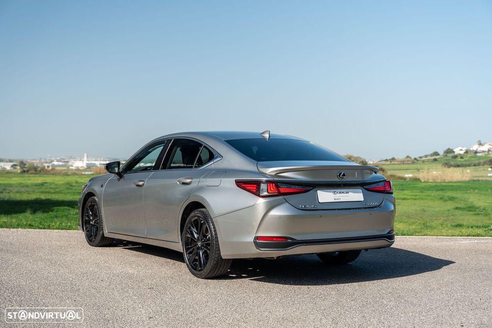 Lexus ES 300h Sport - 3