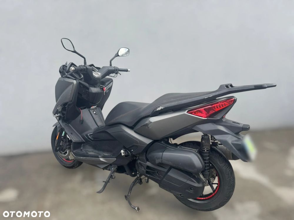 Yamaha X-max - 4