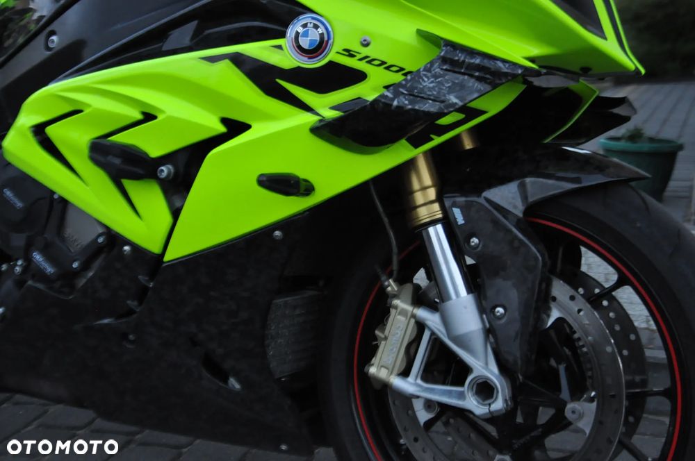 BMW S - 18