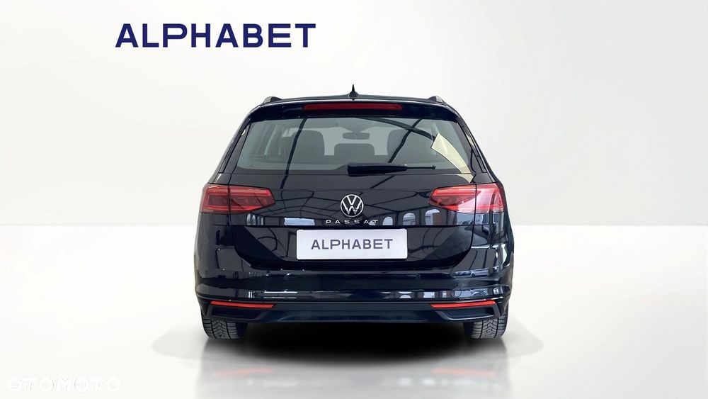 Volkswagen Passat - 4