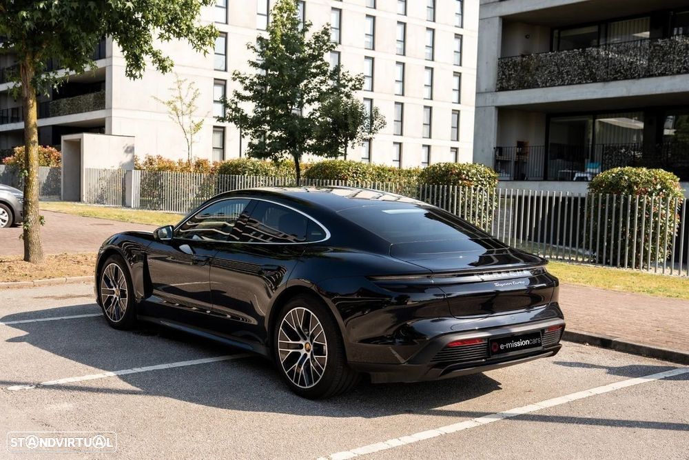 Porsche Taycan Turbo - 9