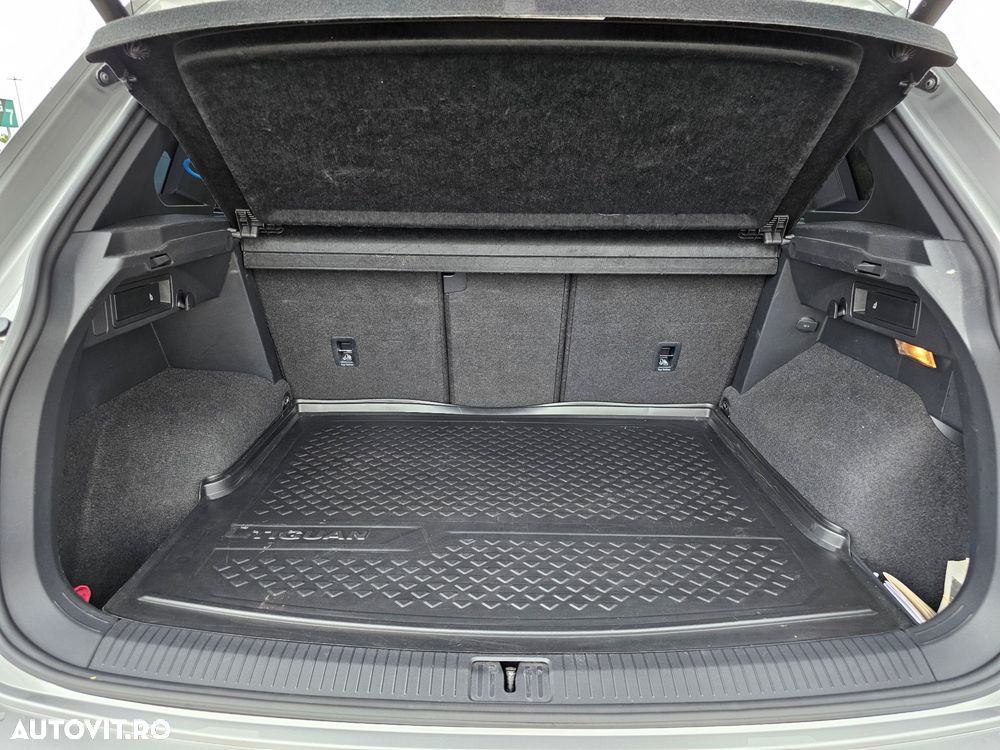 Volkswagen Tiguan - 12