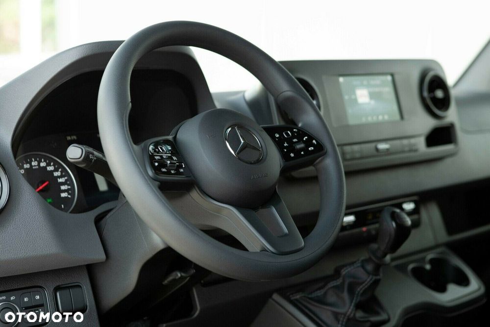 Mercedes-Benz Sprinter - 19