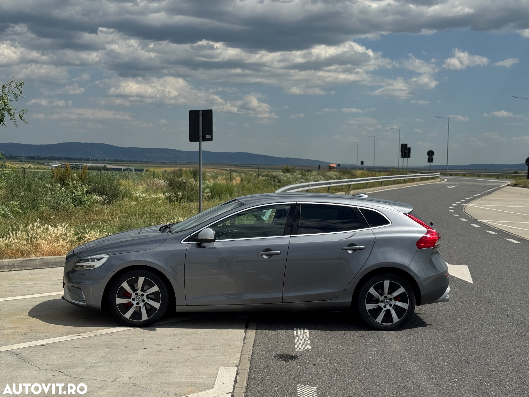 Volvo V40 D3 Geartronic R Design - 9