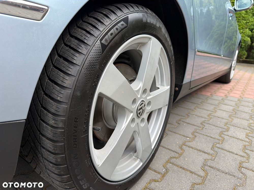 Volkswagen Passat - 17