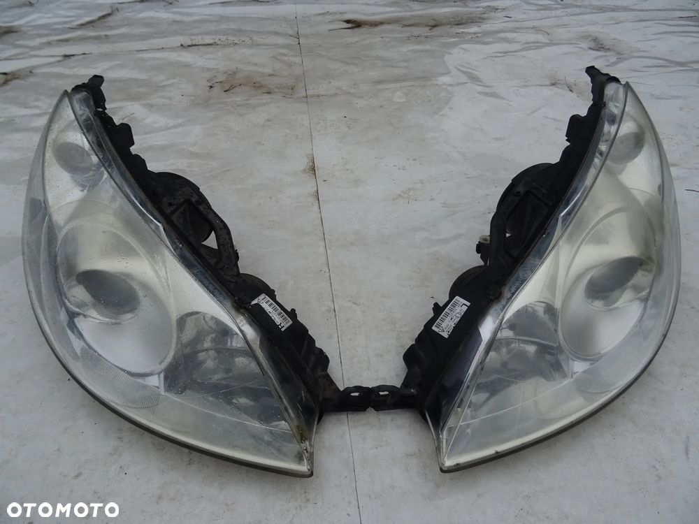 Peugeot 407 lampa prawy przód prawa przednia przedni reflektor xenon - 12