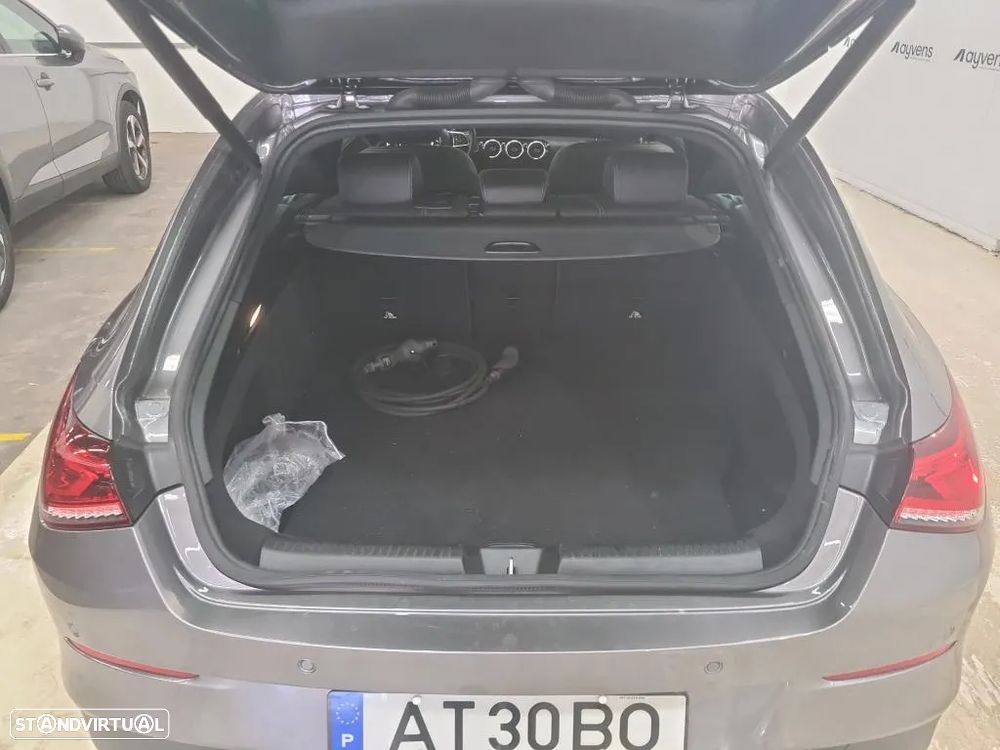 Mercedes-Benz CLA 250 e Shooting Brake Style Plus - 11
