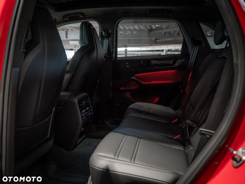Porsche Cayenne GTS - 24