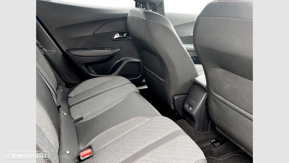 Peugeot 2008 1.2 Hybrid Allure e-DCS6 - 17