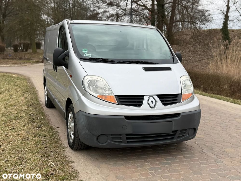Renault TRAFIC - 2