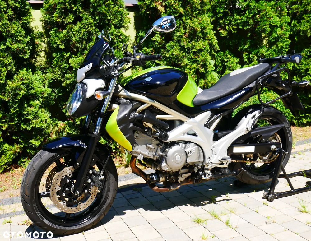 Suzuki Gladius - 27