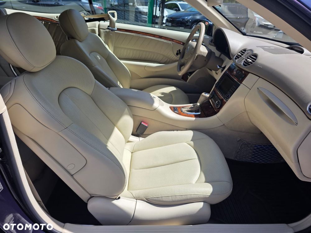 Mercedes-Benz CLK 350 7G-TRONIC Avantgarde - 24