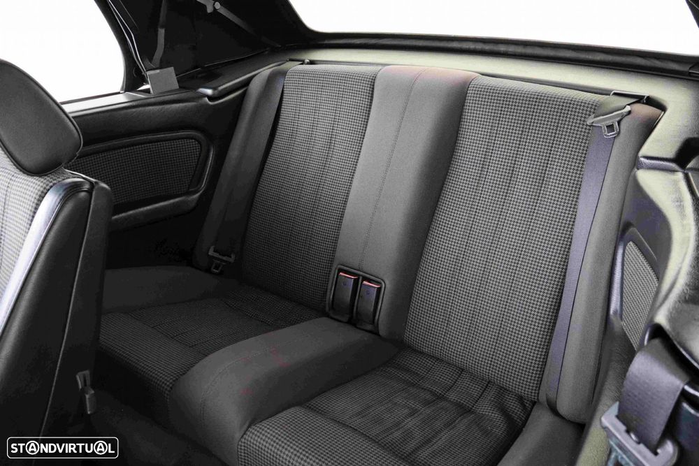 BMW 325 i Cabriolet - 18