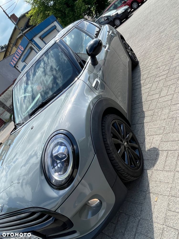 MINI Cooper Standard - 16