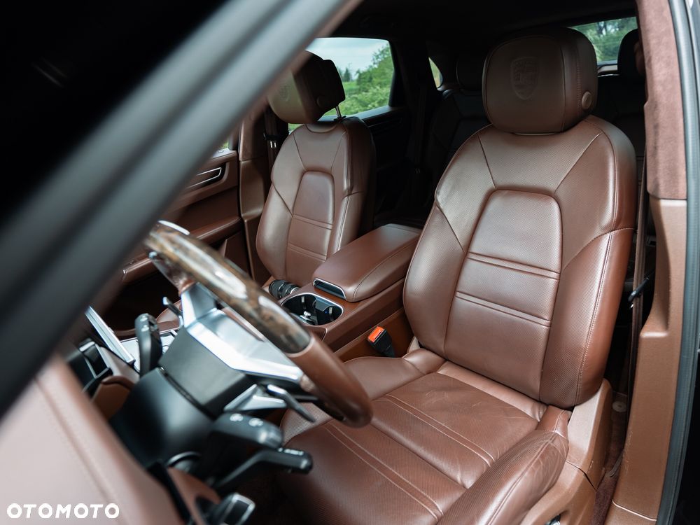 Porsche Cayenne S - 7