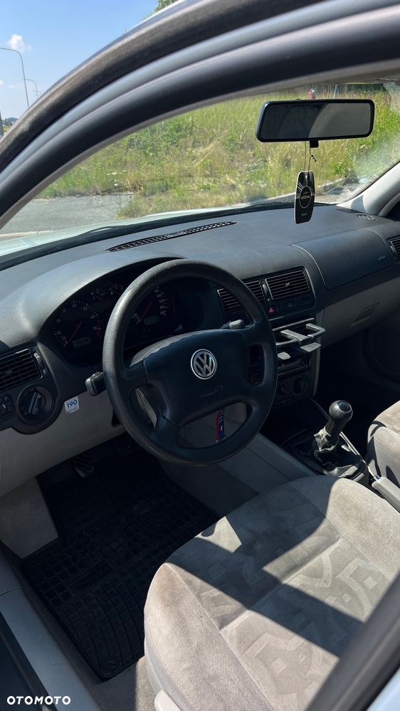 Volkswagen Golf 1.6 - 7