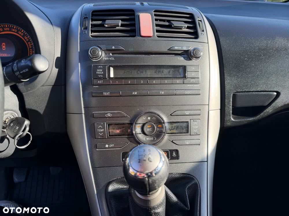 Toyota Auris 1.6 VVT-i Team - 12