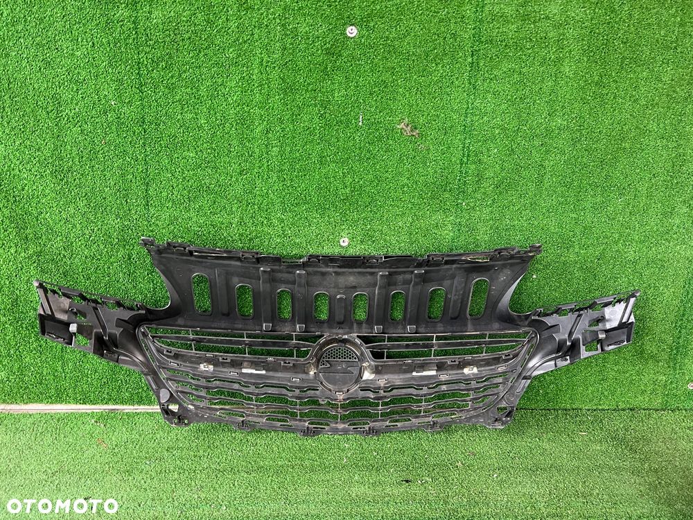 Corsa E atrapa grill zderzaka - 2