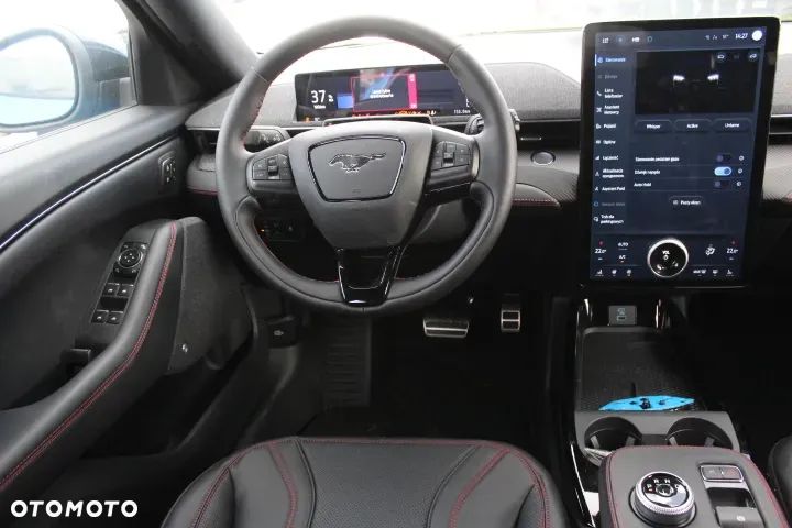Ford Mustang Mach-E PREMIUM - 36