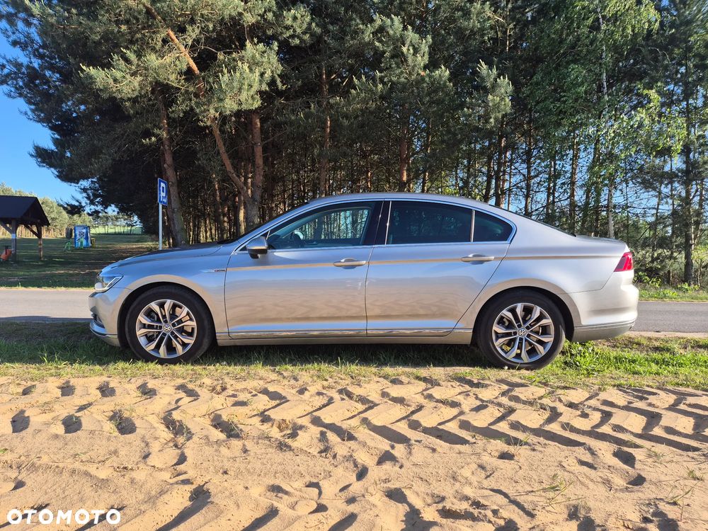 Volkswagen Passat - 10