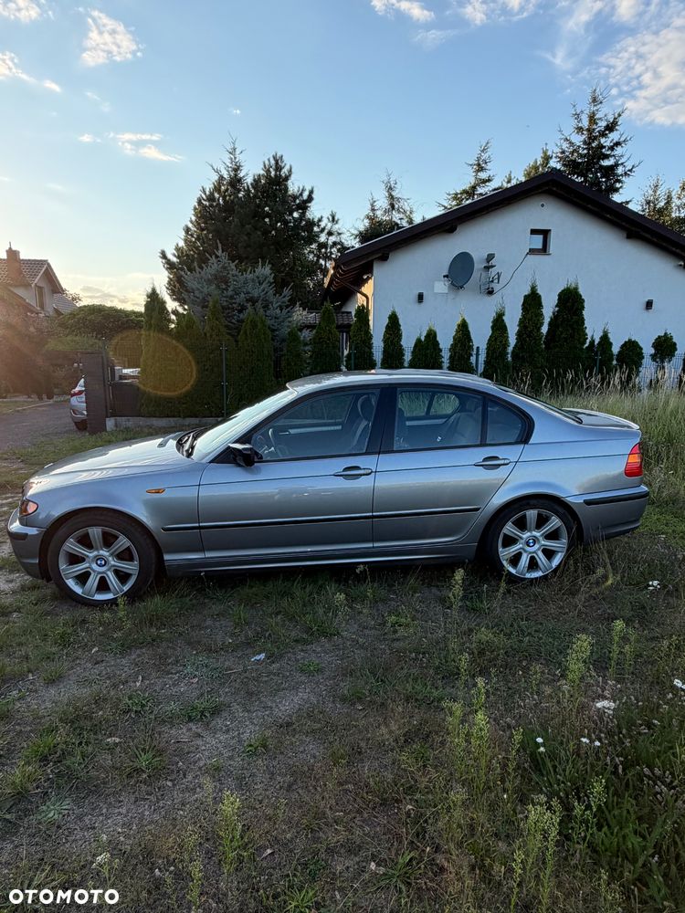 BMW Seria 3 318i - 4
