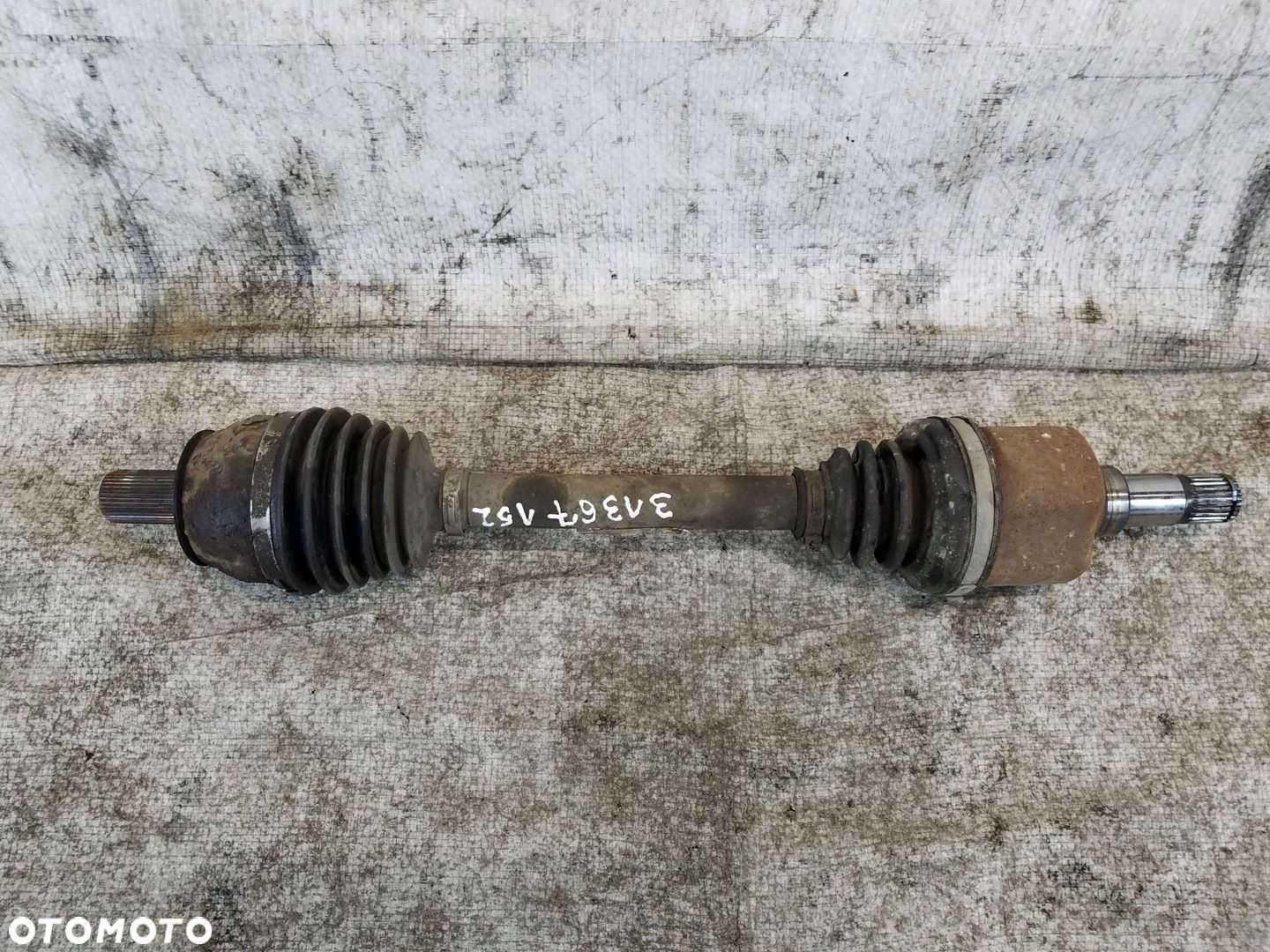PÓŁOŚ PRZÓD LEWA KRÓTKA VOLVO V60 S60 II 1.6 D 31367152 - 2