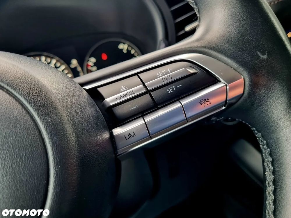 Mazda 3 SKYACTIV-G 2.0 M-Hybrid DRIVE - 17