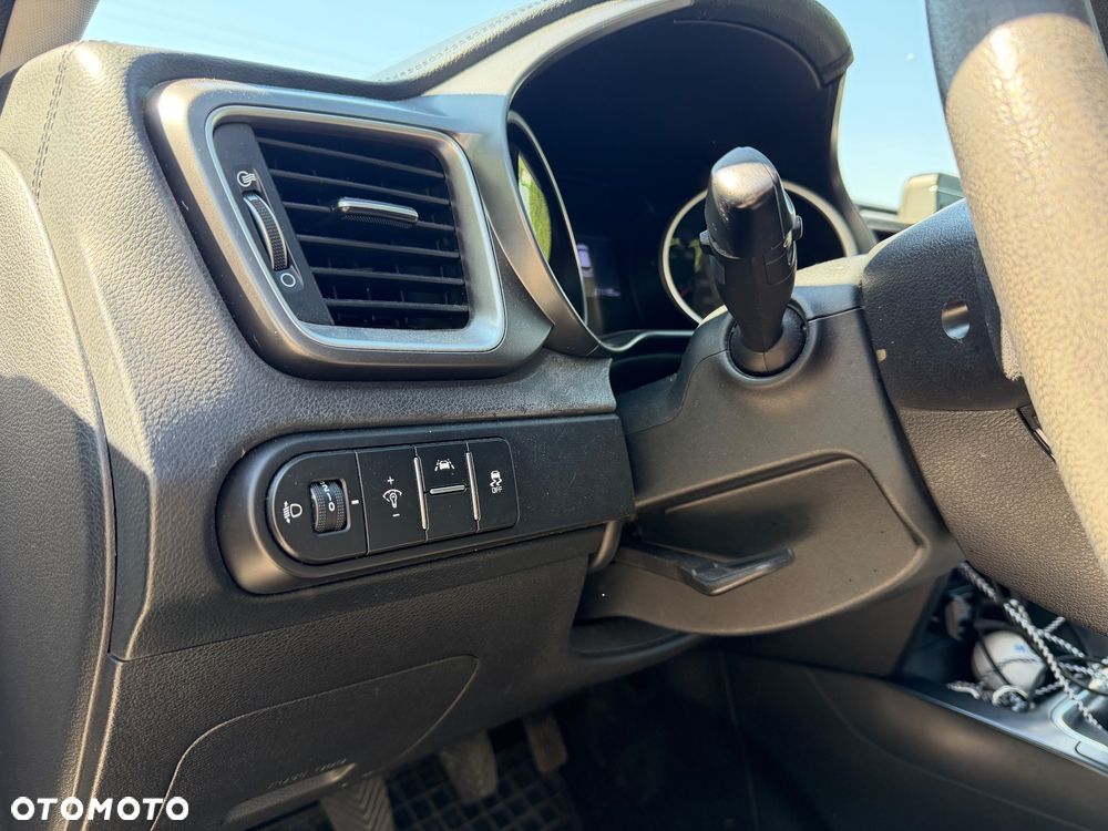 Kia Ceed - 12