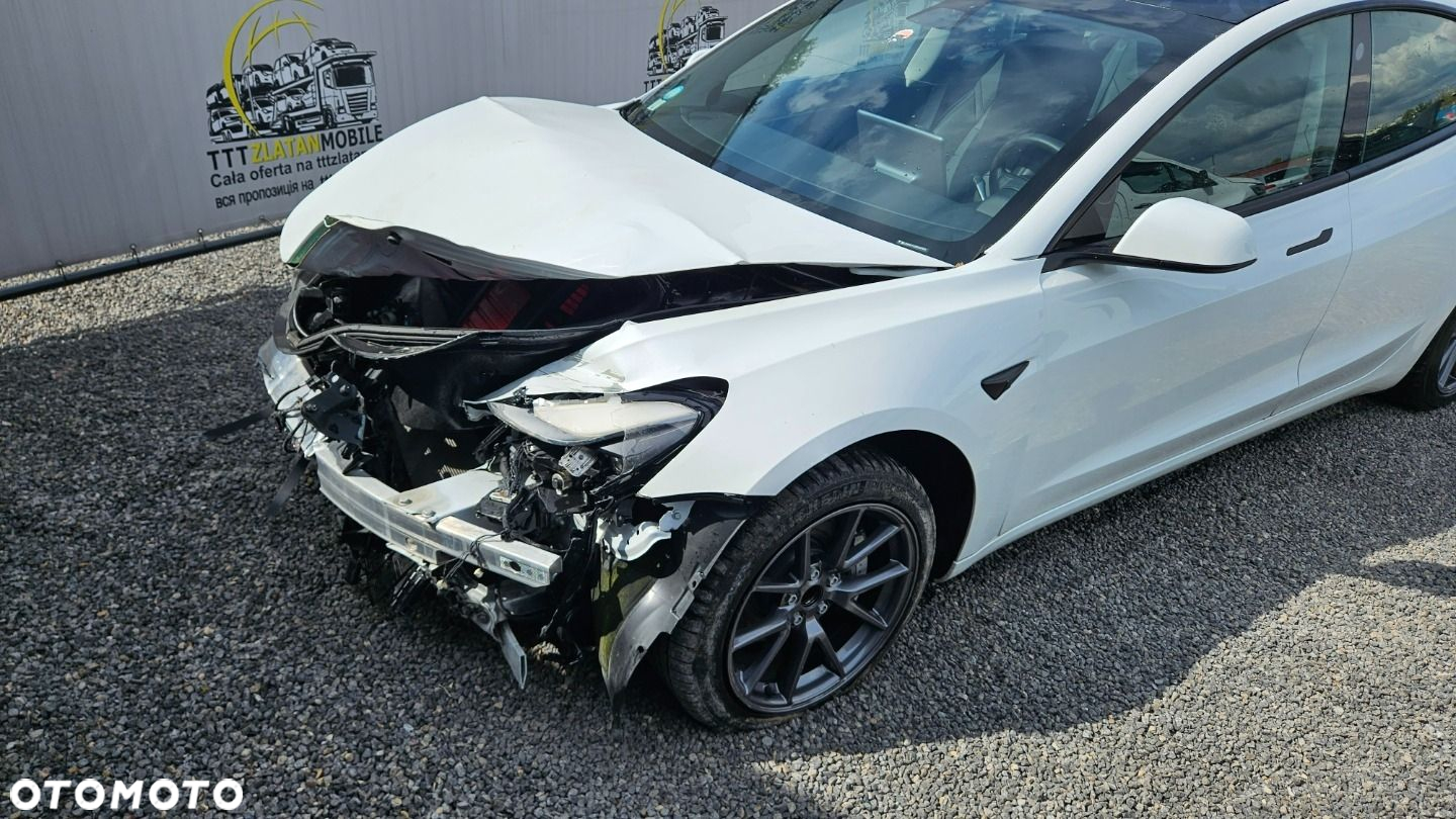 Tesla Model 3 - 22