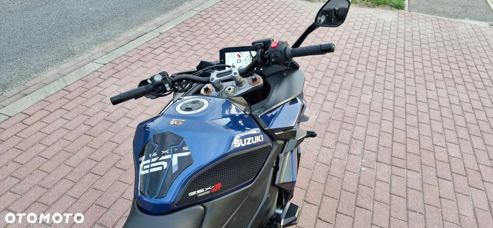 Suzuki GSX - 10