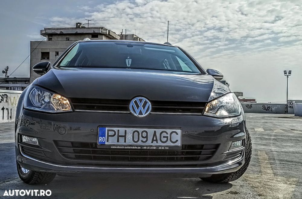 Volkswagen Golf - 1