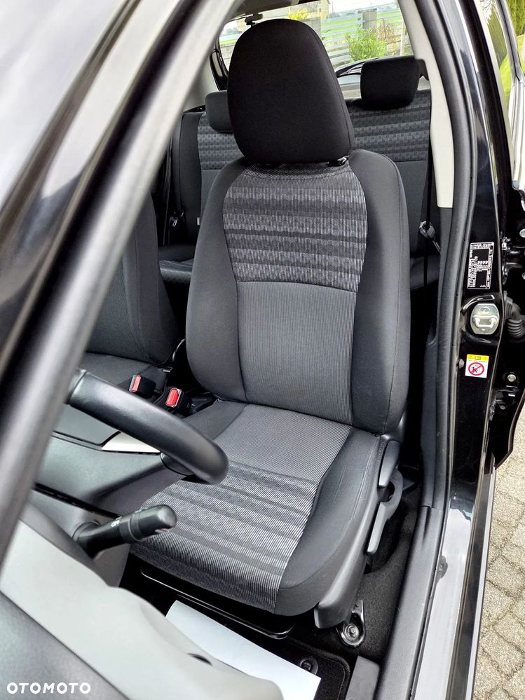 Toyota Yaris - 16