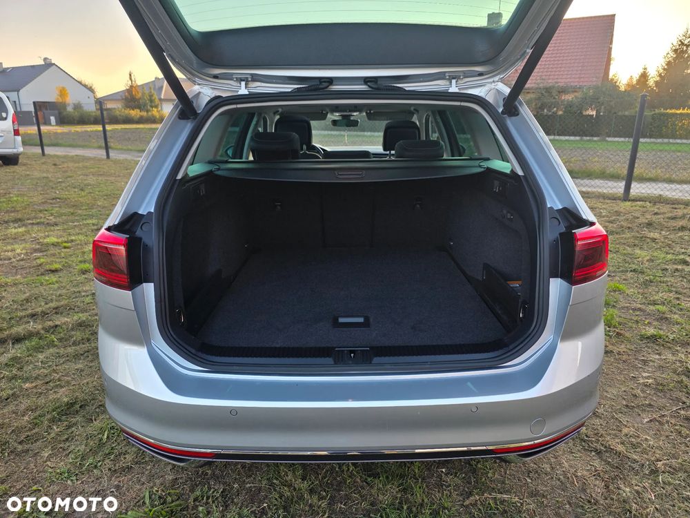 Volkswagen Passat 2.0 TDI SCR Style DSG - 31