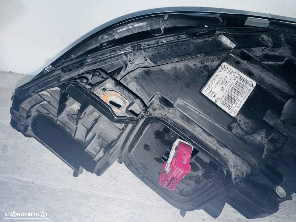 Farol Direito Mercedes B W245 - 11/18 - 9