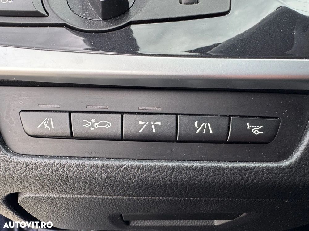 BMW Seria 5 525d xDrive AT - 40