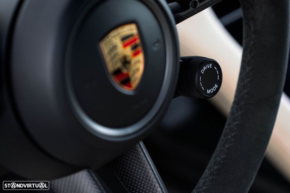 Porsche Taycan Turbo S - 43
