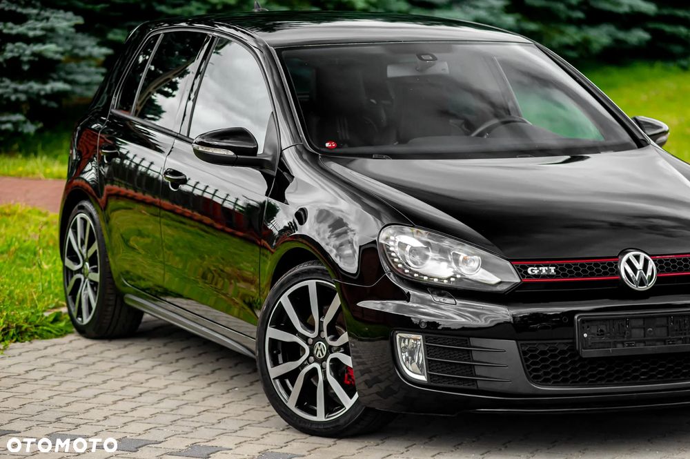 Volkswagen Golf 2.0 GTI DSG adidas - 3